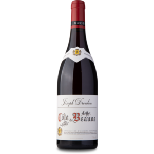 En vinflaske står oprejst med en rød kapsel i en neutral baggrund. Etiketten viser teksten: "Joseph Drouhin Côte de Beaune", "Appellation d’Origine Contrôlée", "Produit de France", "750 ml".